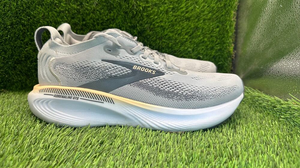 Brooks Adrenaline GTS 25 1204431B032 Athletic Sneaker Womens 10.5B Gray Mesh Gym